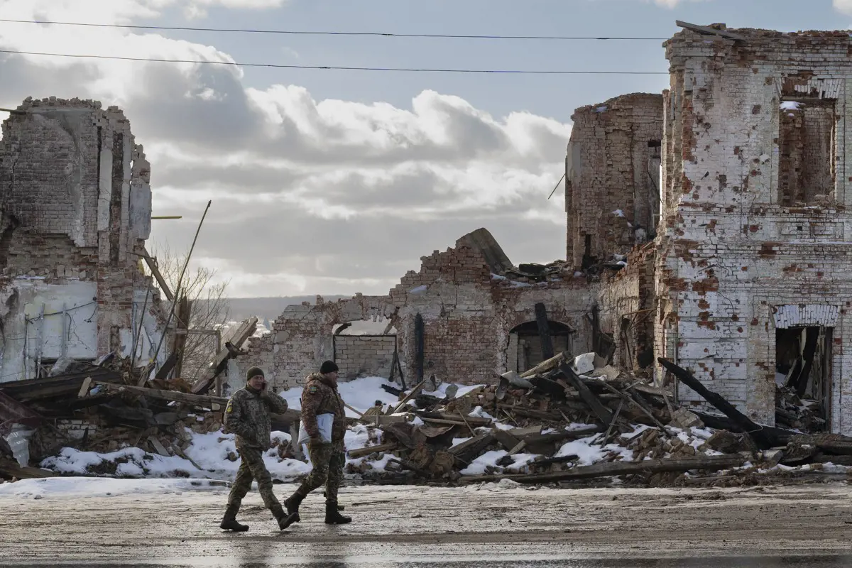 Ukrajnai háború: Az orosz erők ukrán városokra mértek légicsapást