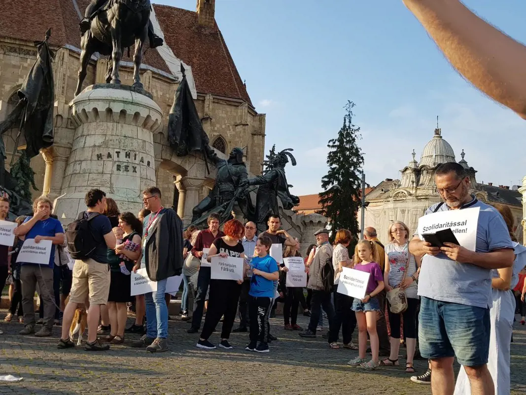 "Románként bocsánatot kérek mindazért, amit a legostobább nemzettársaim tettek" - szolidaritási menet Kolozsváron