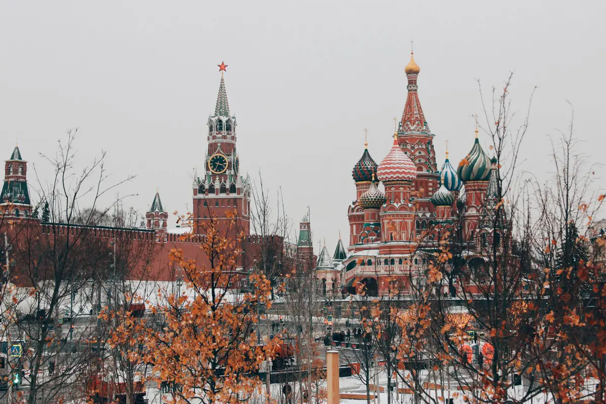 Több mint 400 ezren hagyták el Oroszországot az év első felében