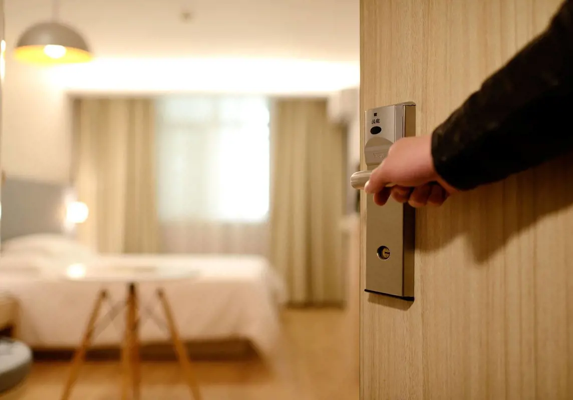 Szállás.hu: a szállodák kevesebb mint egy százaléka tervez végleges bezárást, inkább átmeneti szünetet tartanak