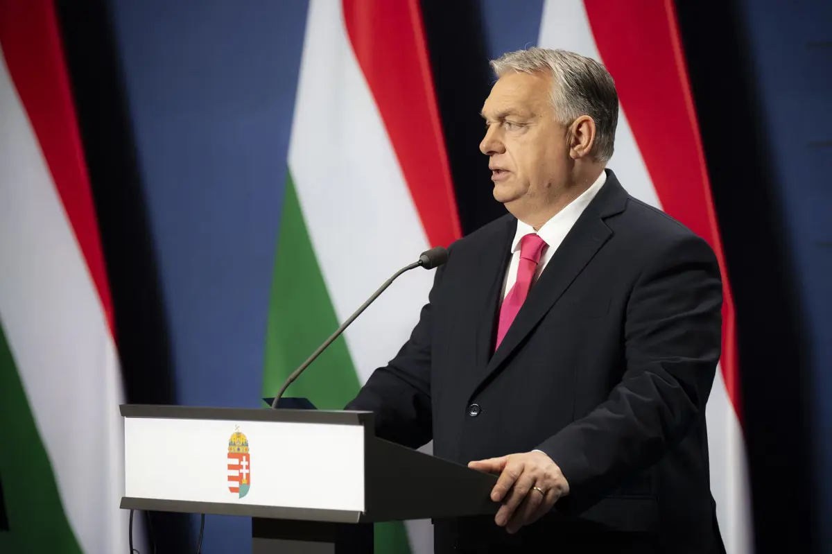 Orbán Viktor lebukott: be kellett ismernie, hazudott Washingtonban a pénzügyi „védőpajzsról”