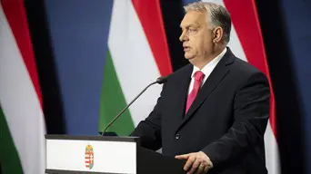 Orbán Viktor lebukott: be kellett ismernie, hazudott Washingtonban a pénzügyi „védőpajzsról”
