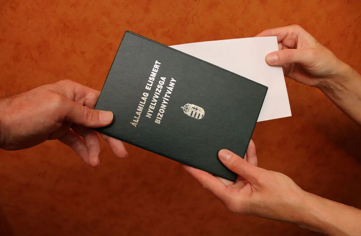 Alig-alig nyelvvizsgáznak a magyarok