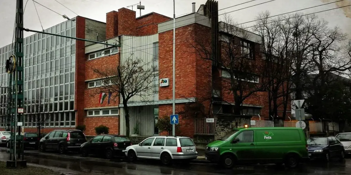 Bombariadó volt a TV2 Róna utcai épületében, kutyákkal vizsgálták át a helyiségeket