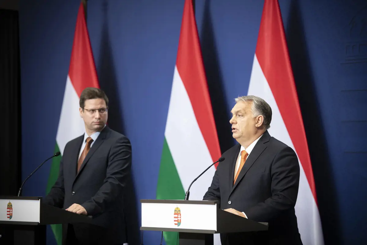 Orbán Viktor: „egyfolytában védekeznünk kellett”