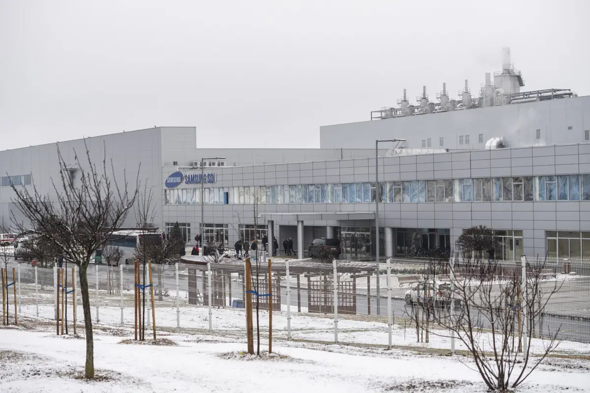 88 tonnányi magzatkárosító oldószerrel szennyezte Göd levegőjét a Samsung-gyár