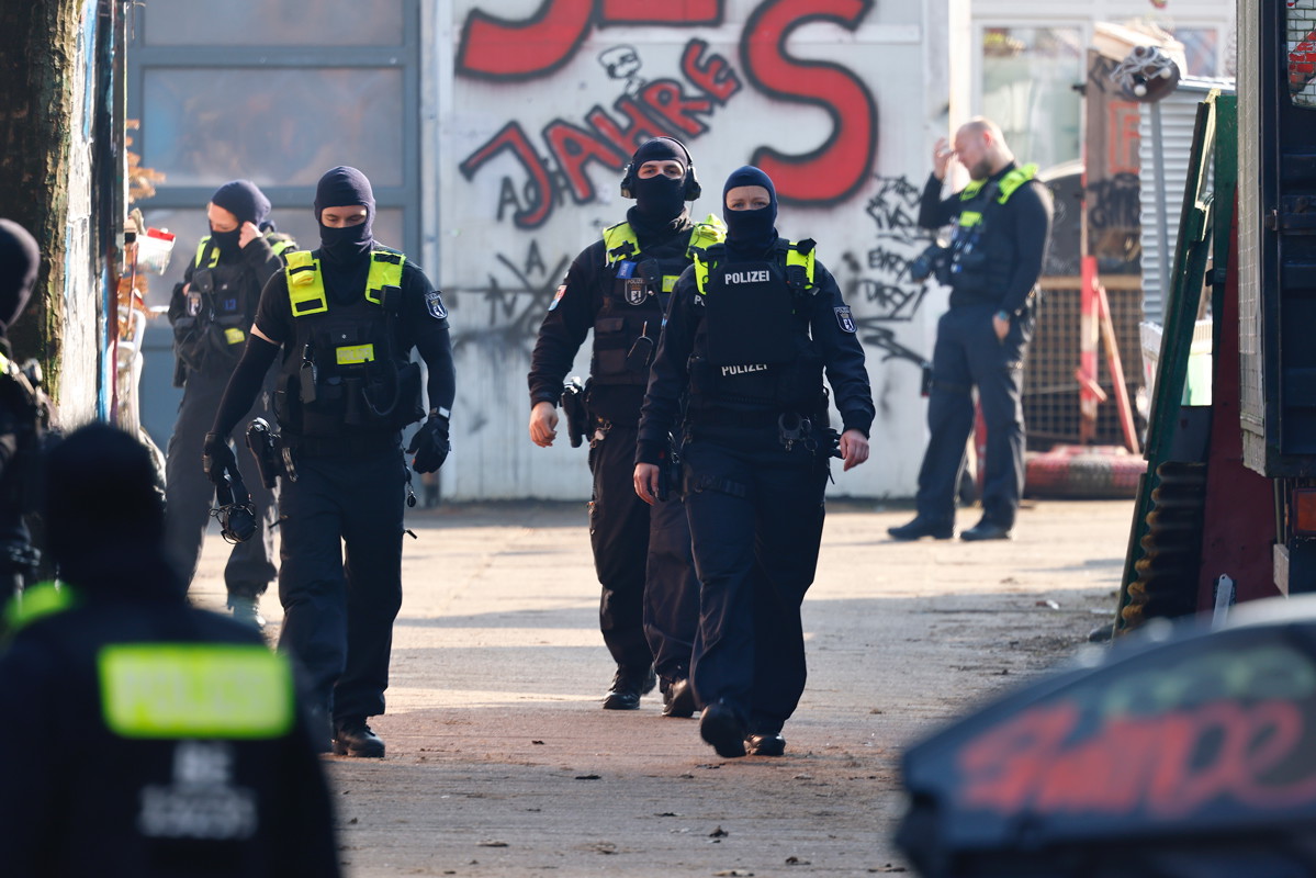 Berlinben őrizetbe vették a Vörös Hadsereg Frakció két egykori terroristáját