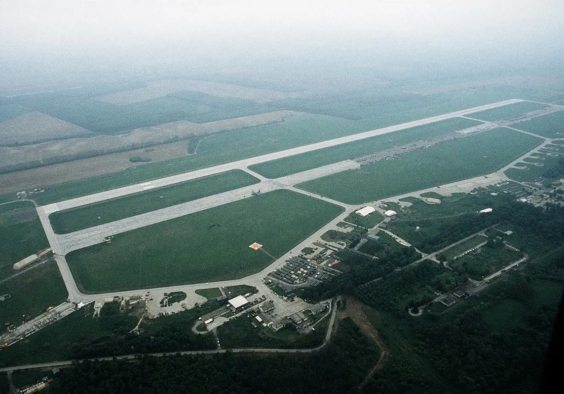 Cégtemetőnek adná el a kormány a taszári repülőteret?