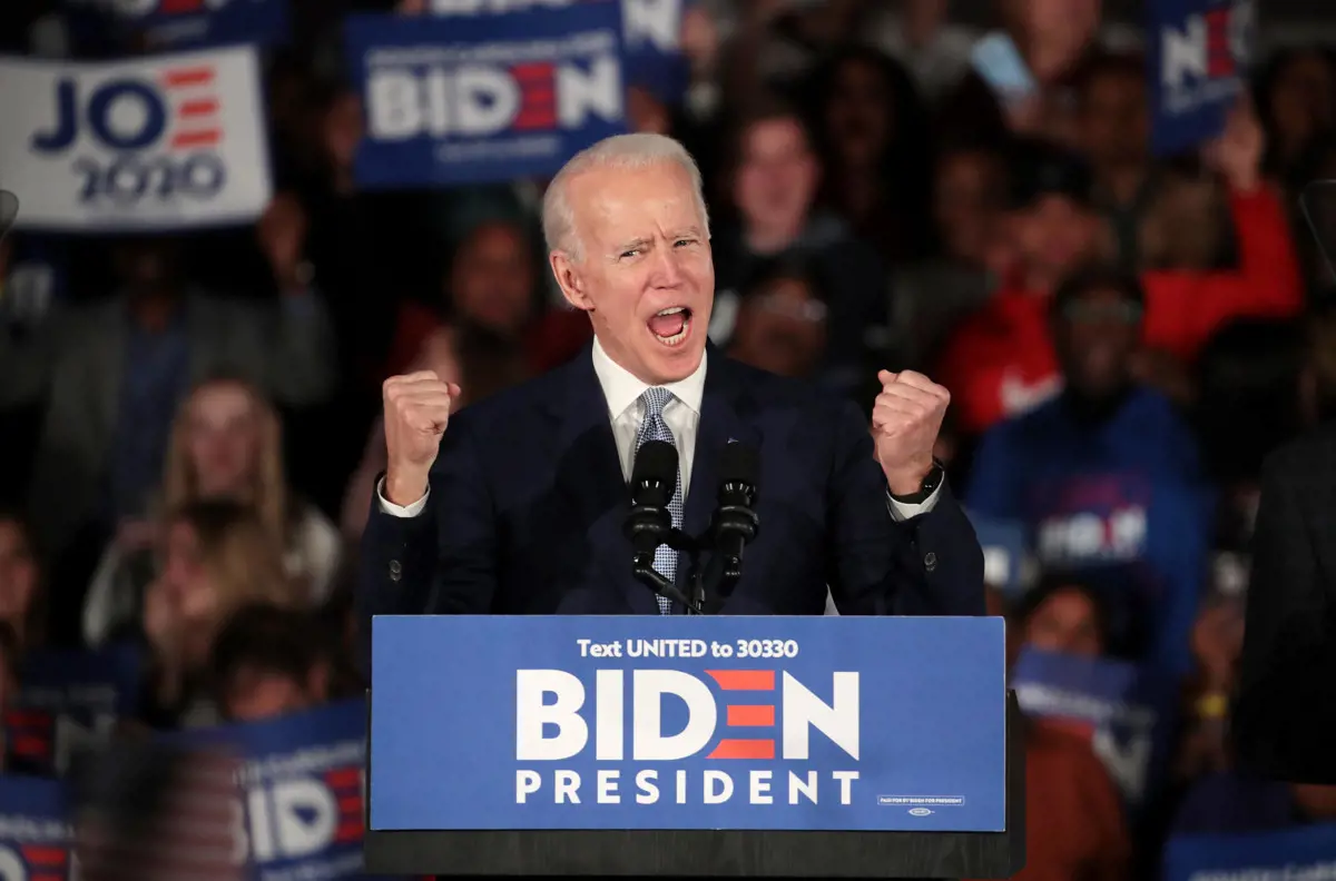 Biden elfogadta az elnökjelöltséget, azt ígéri, kivezeti Amerikát "a sötétségből"