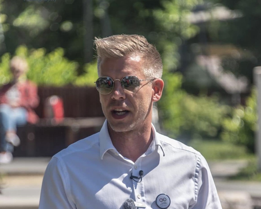 Magyar Péter Felcsúton: Ez a szocialista szellem vasútja