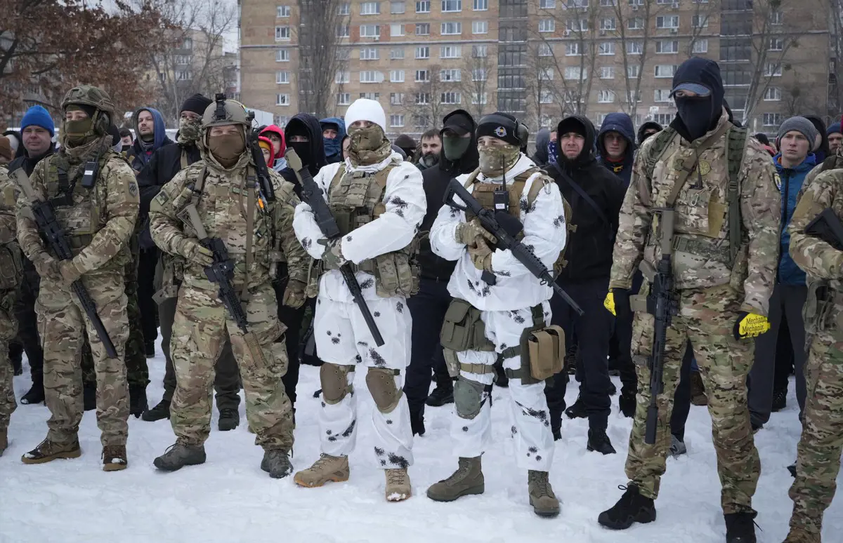 A NATO úgy látja, Oroszország folytatja csapatösszevonását Ukrajna közelében