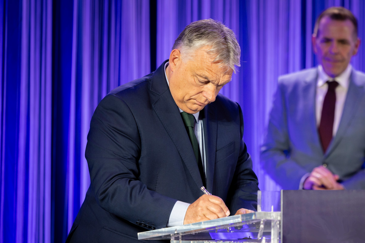 Orbán levélben könyörgött a diplomásoknak, hogy ne hagyják itt az országot
