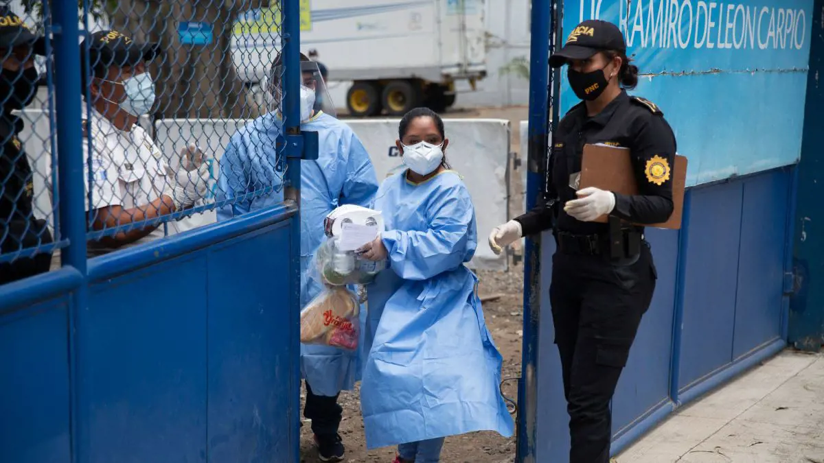 A guatemalai elnök szerint Amerika fertőzötteket toloncolt az országukba