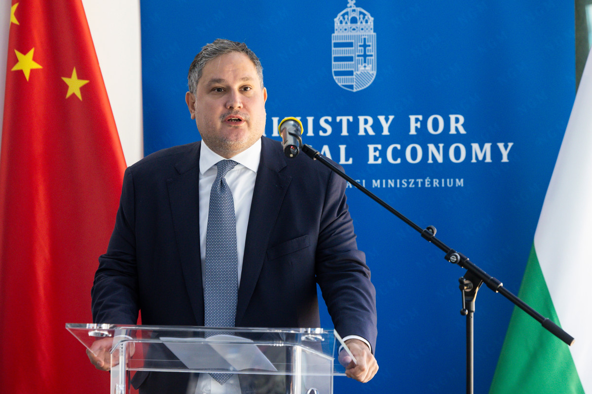 A kormány segít: Háború van, ne siránkozzanak!