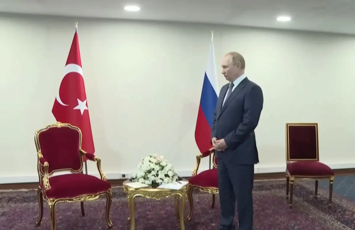 Erdogan szándékosan hozhatta kínos helyzetbe Putyint a kamerák előtt