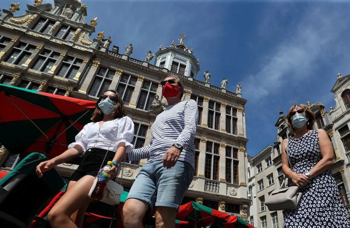 Brüsszelben minden nyilvános helyen kötelezővé tették a maszkviselést