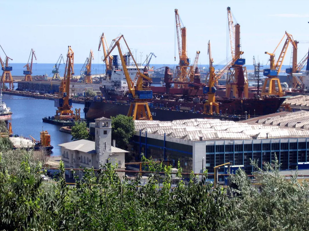 Tízszer annyi ammónium-nitrátot tárolnak egy román kikötőben, mint amennyi Bejrútban felrobbant