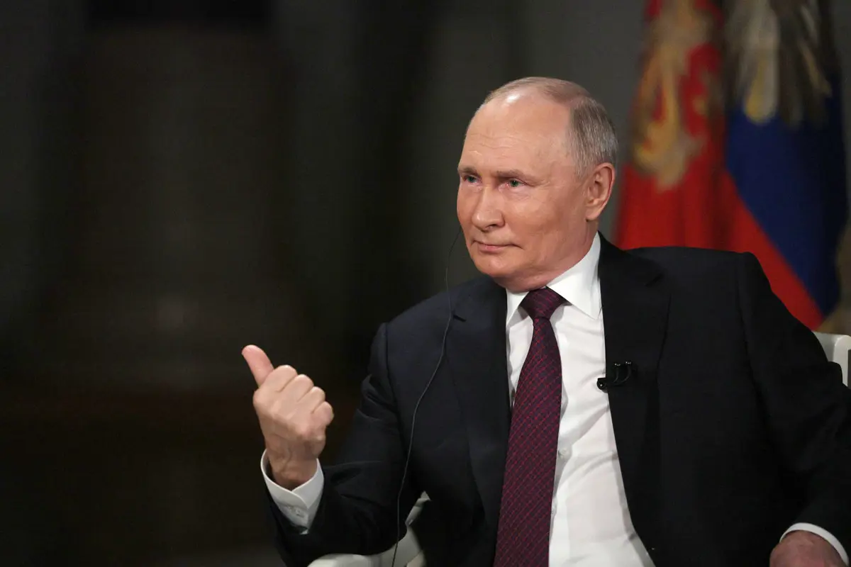 Az újrázó Putyin háborúban képes gondolkodni, de továbbra sem mondja ki az inkriminált szót