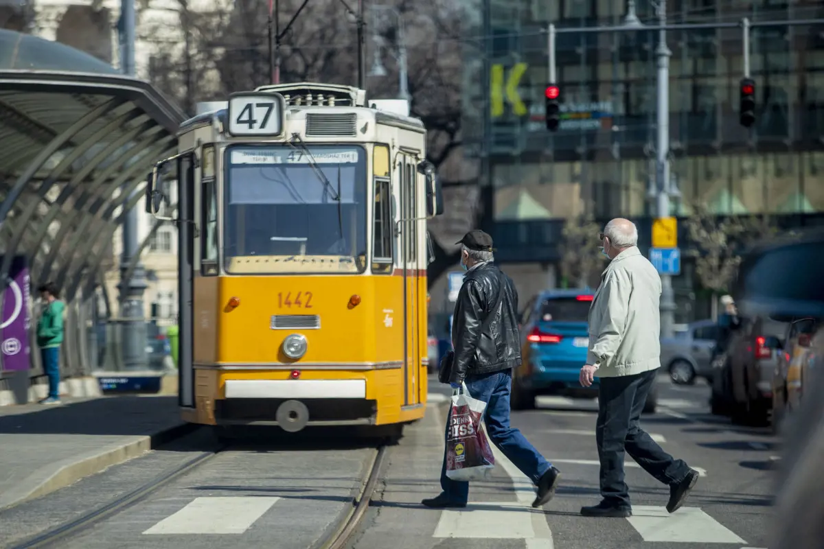 Dübörög a gazdaság: már a román minimálbér is többet ér, mint az emelés utáni magyar