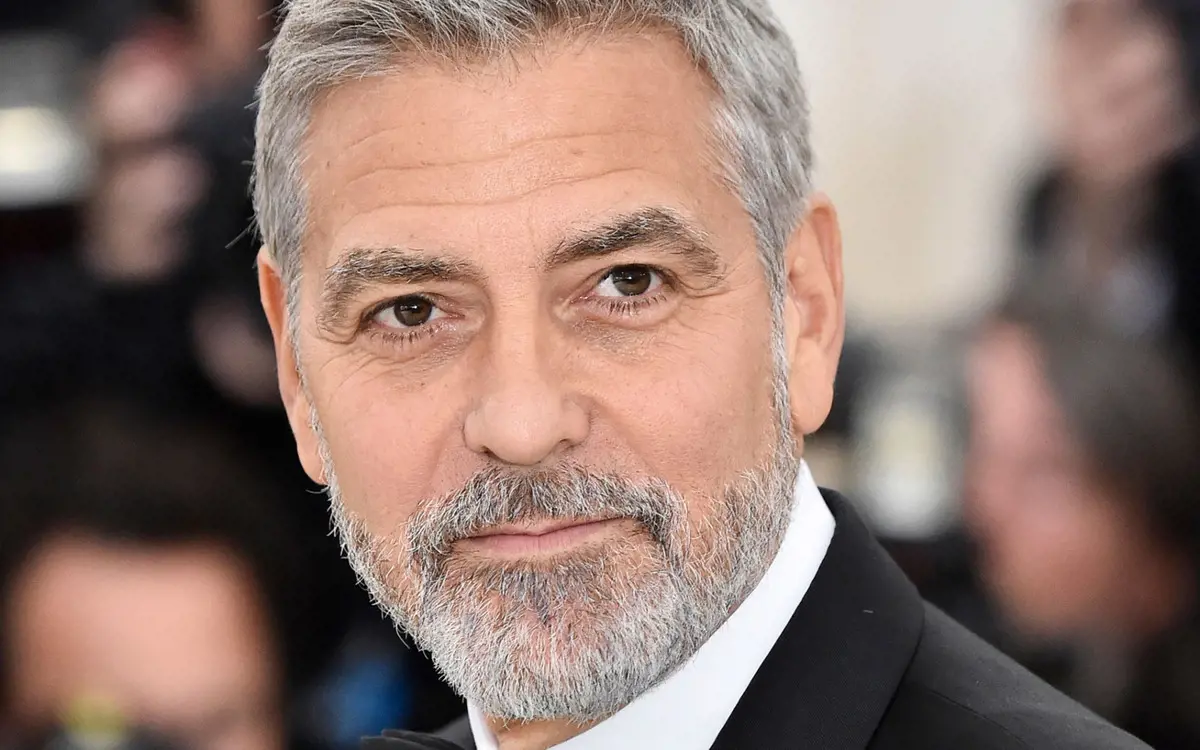 Azonnal tiltsák ki George Clooney filmjeit a magyar mozikból!