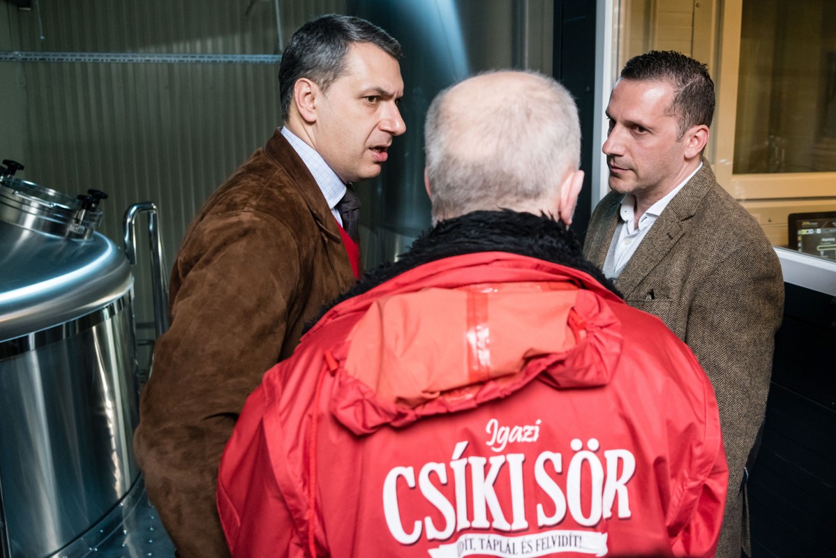 A külügy visszavonta a Csíki sörös diplomata útlevelét. De vajon miért adtak neki?