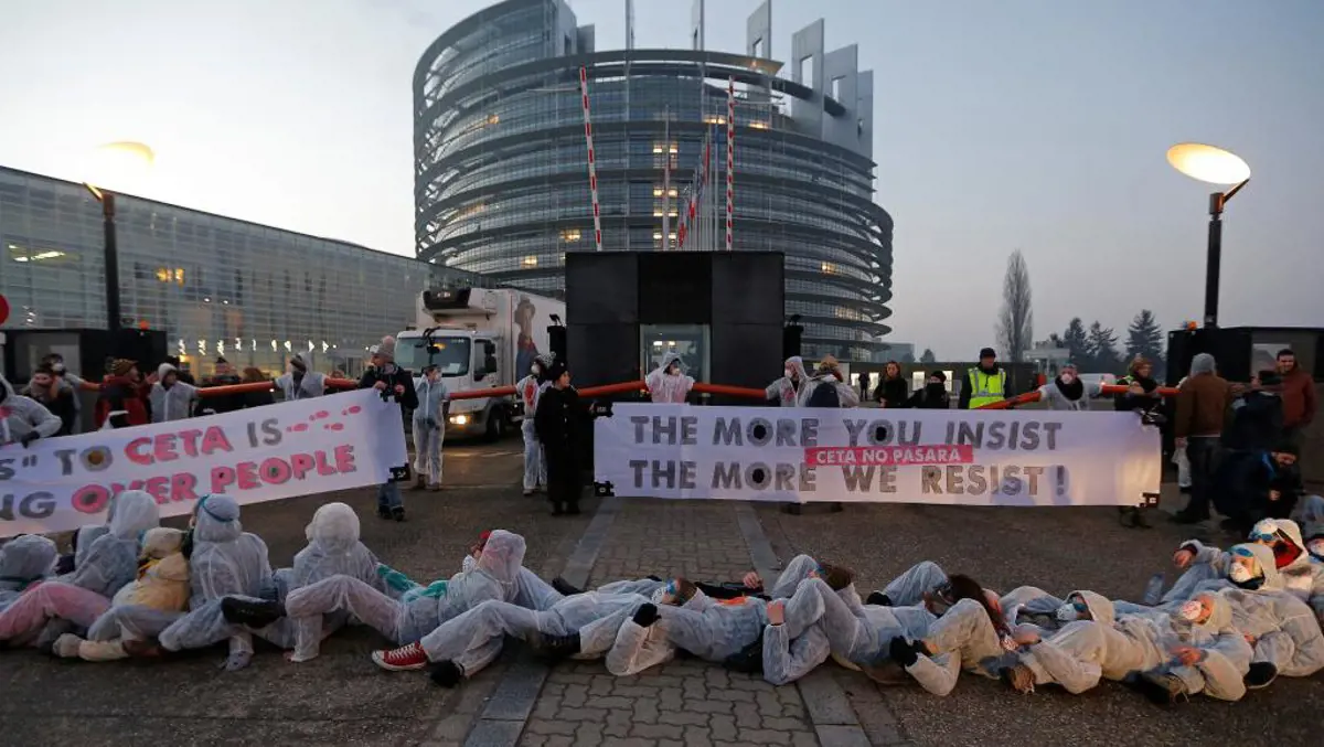 Indokolatlanul sietteti az Orbán-kormány a CETA ratifikálását