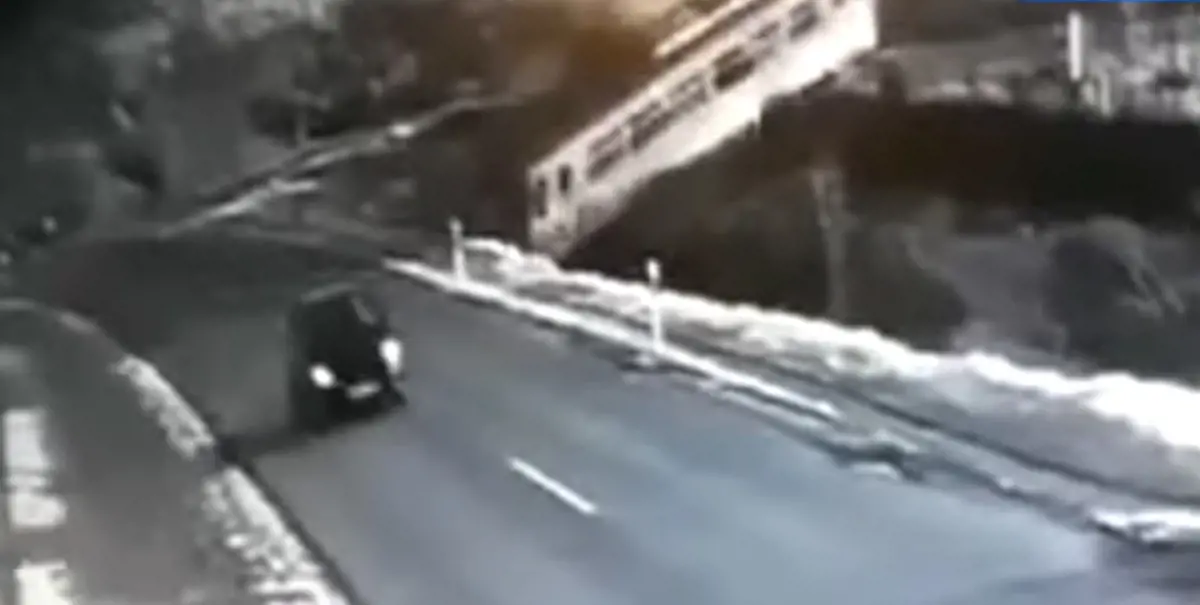 Videó a mindszenti balesetről: brutális erővel csapódott a vonat a teherautóba