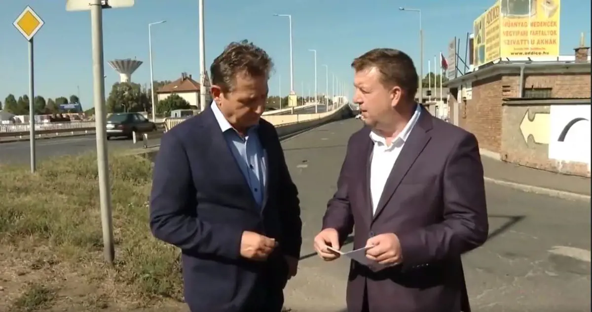 Fideszes valósághajlítás: megmásította Lejer Zoltánék sajtótájékoztatóját a közpénzből fenntartott Kecskeméti TV