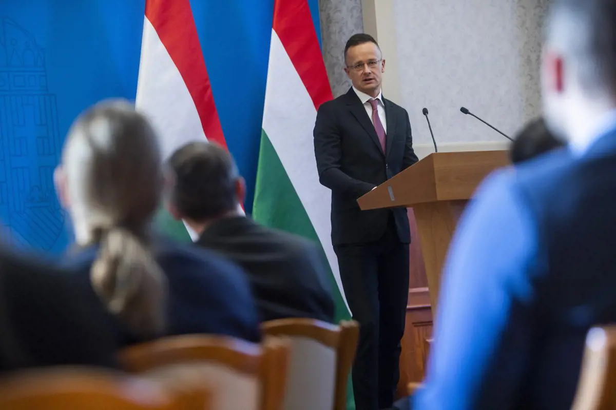 Kampány van, na: Szijjártó szerint az EU szégyenpadjáról az élvonalba tört a magyar gazdaság