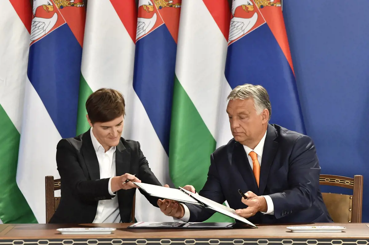 Orbán Szerbiával karöltve fogja megmenteni Európát és Németországot