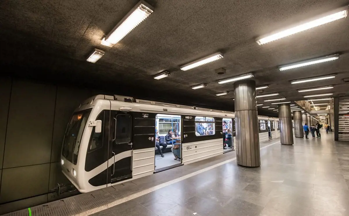 Egész éjjel metrózhatnak és HÉV-ezhetnek a fővárosi szilveszterezők