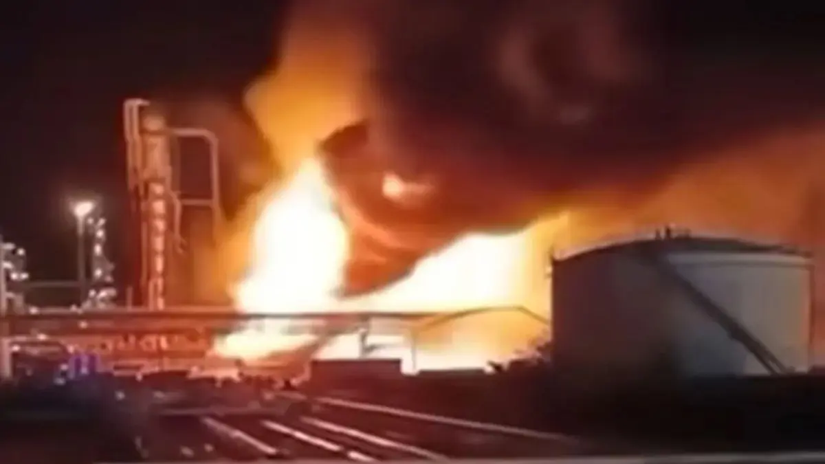 Robbanás történt és tűz ütött ki a százhalombattai olajfinomítóban