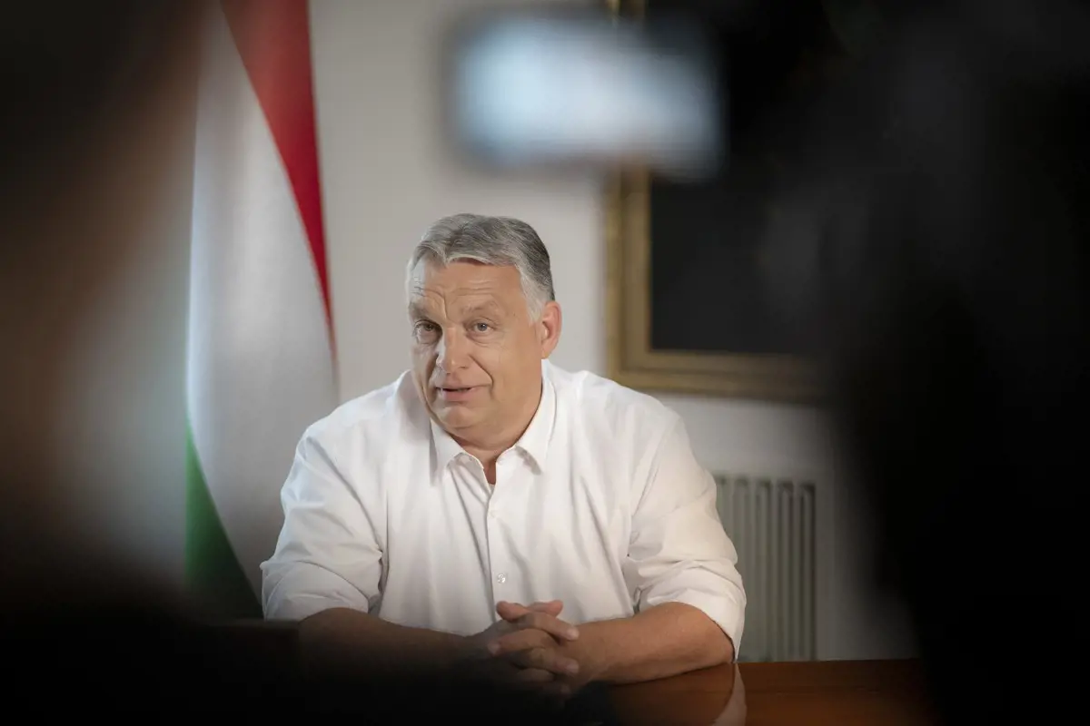 Orbán Viktor levélben meséli el a nyugdíjasoknak, hogy februárban dupla nyugdíj érkezik