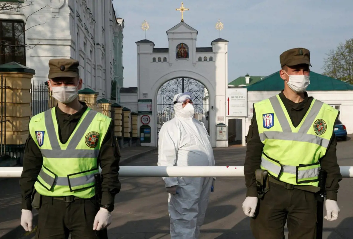 Ukrajnában nem bírnak a járvánnyal