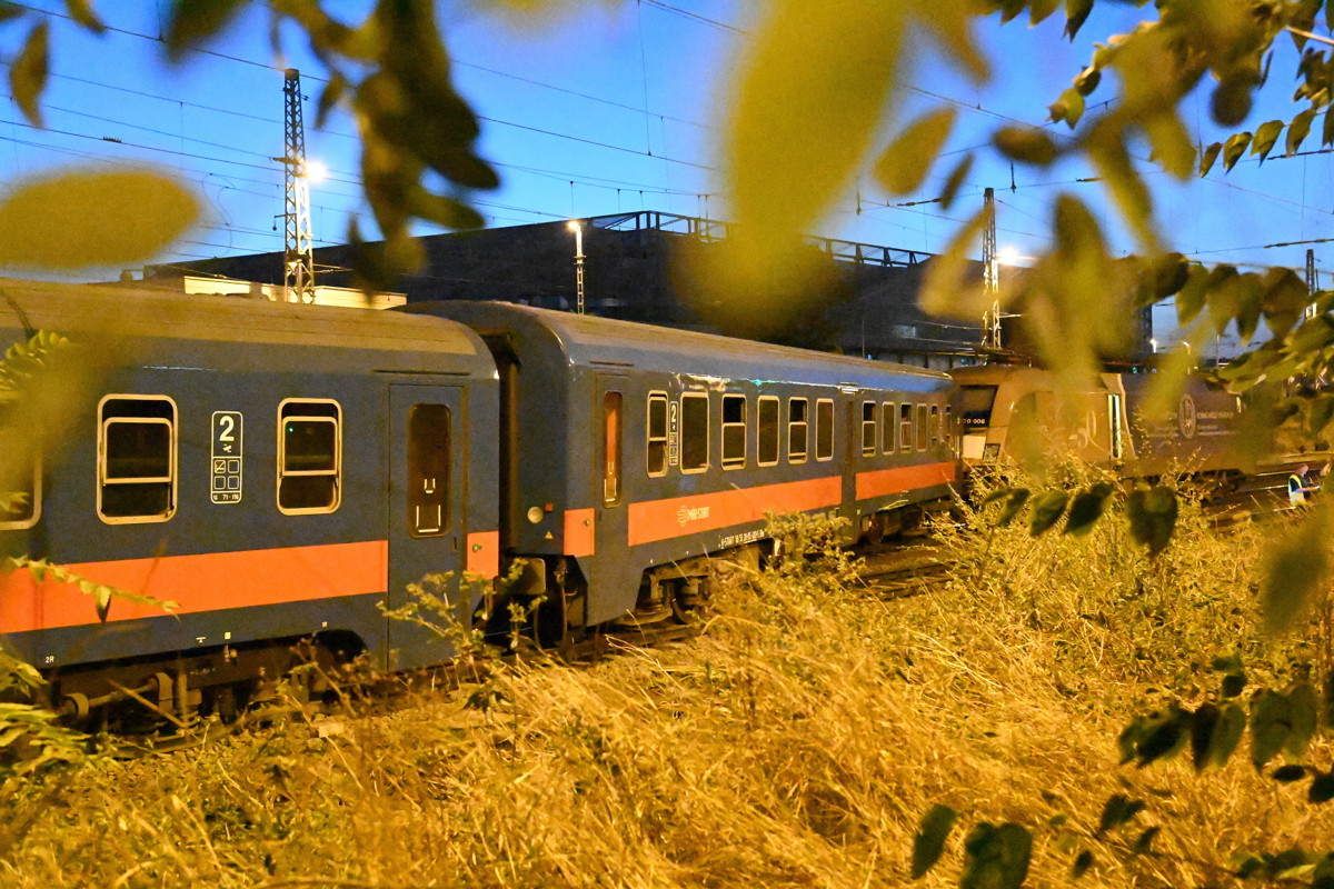 A MÁV szerint csak kedd délelőtt állhat helyre a forgalom a Keleti pályaudvaron