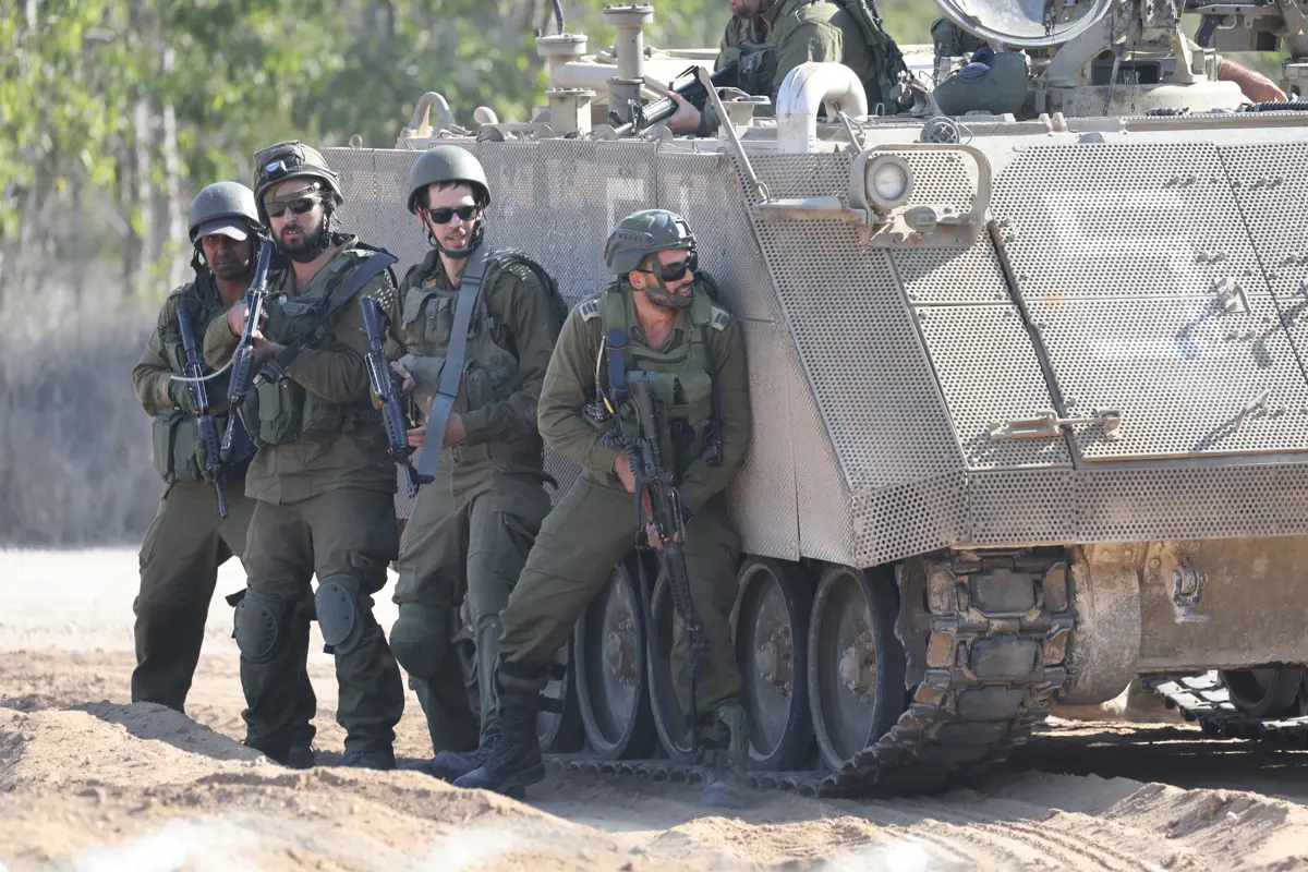 Ismét razziáztak az izraeli csapatok Gázában csütörtök éjjel