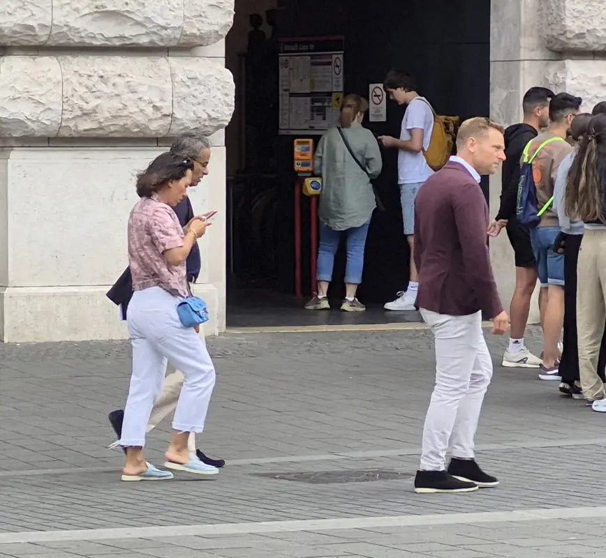 Luxi: csaknem 3 millió forintot aggatott magára Orbán Ráhel, mikor a mini-dubajos arab beruházóval sétált