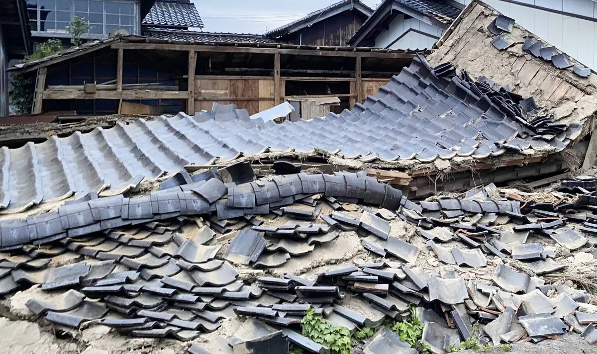 7,6-os erősségű földrengés rázta meg Japánt, többeket élve temettek maguk alá a romok