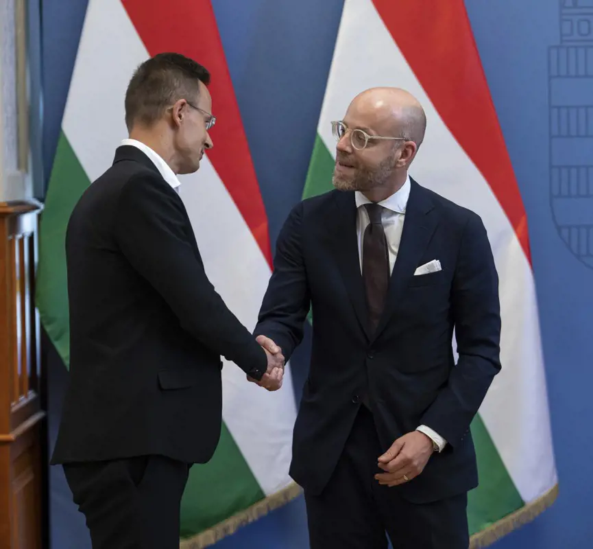 Ha a pénzről van szó, Orbán nem homofób: újabb német multi fogadja el a magyar állam támogatását
