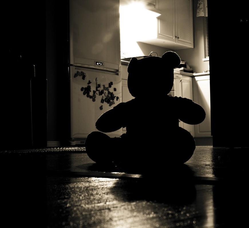 Ki sem hűlt a pedofilbotrány, de kiengedték a Földügyi Központ pedofíliával gyanúsított volt elnökét