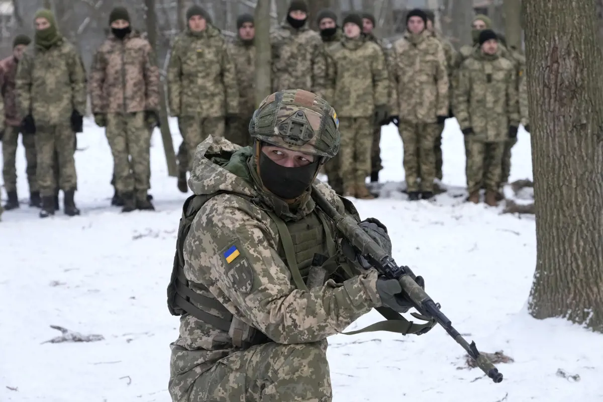 Fegyvert és pénzt igen, katonát nem kap Ukrajna a Nyugattól