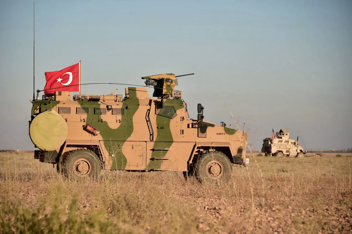 A török hadsereg bevonul Szíriába