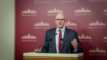 Ötpontos intézkedéscsomaggal segíti a Jobbik a devizakárosultakat, de a megoldást a Lex Marczingós nyújtaná