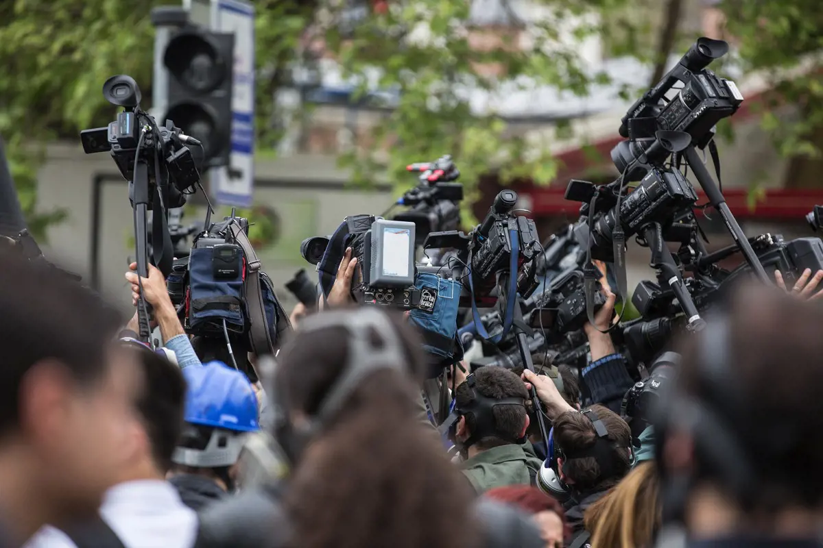 TASZ: fizikailag akadályozzák az újságírókat Magyarországon