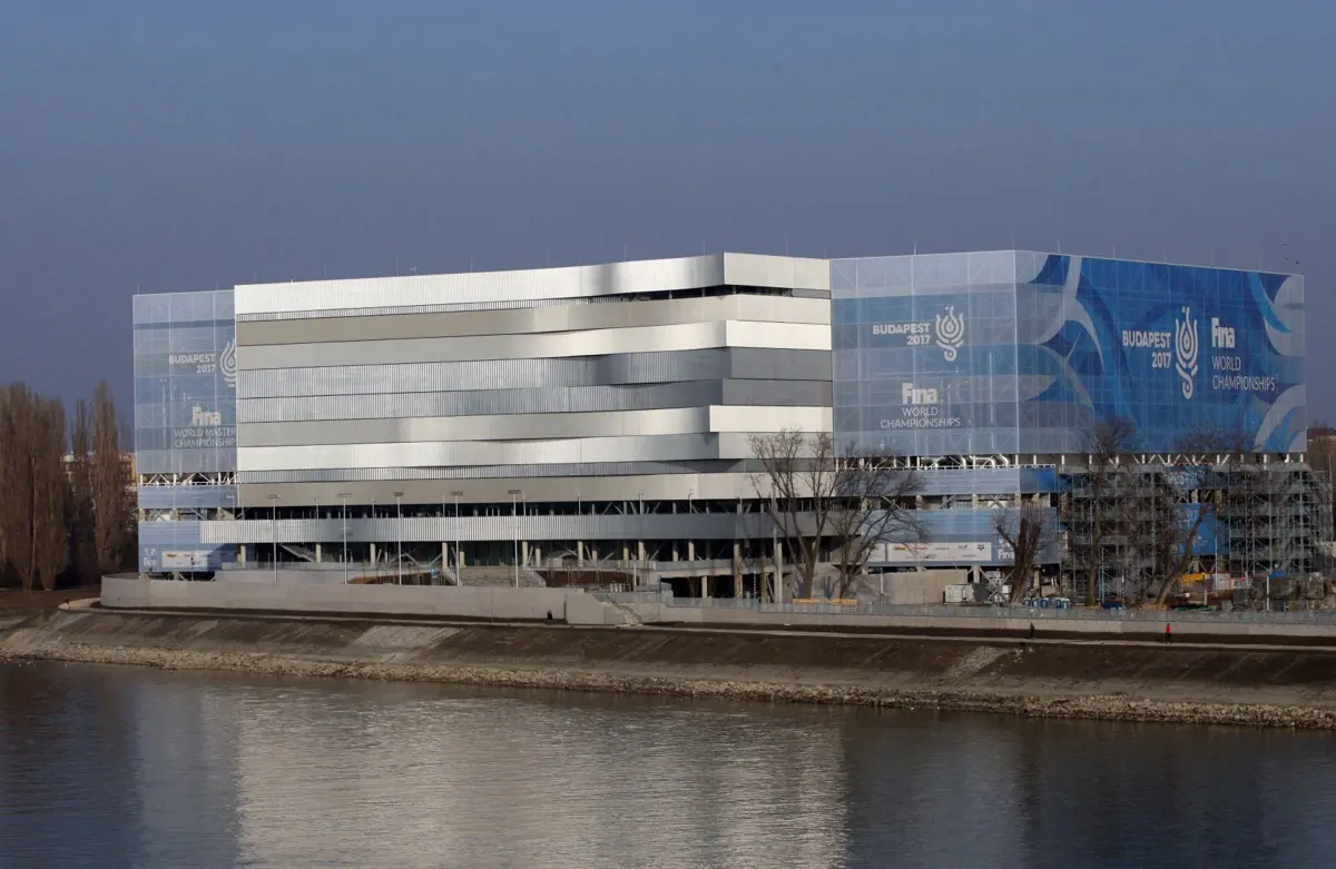Két és fél év után jutott eszébe a Duna Aréna üzemeltetőjének, hogy ingyen is használatba adhatta az épületet