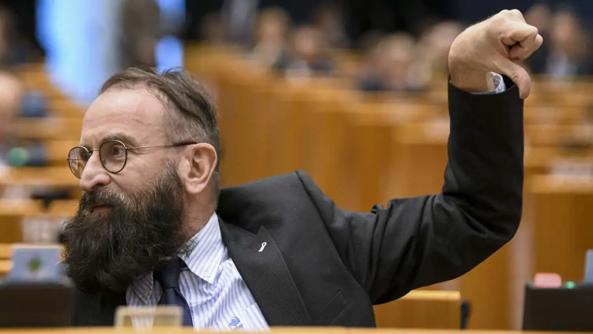 Szájer-ügy: A kormánypártok EP-frakciója szerint helyesen döntött Szájer, amikor lemondott mandátumáról