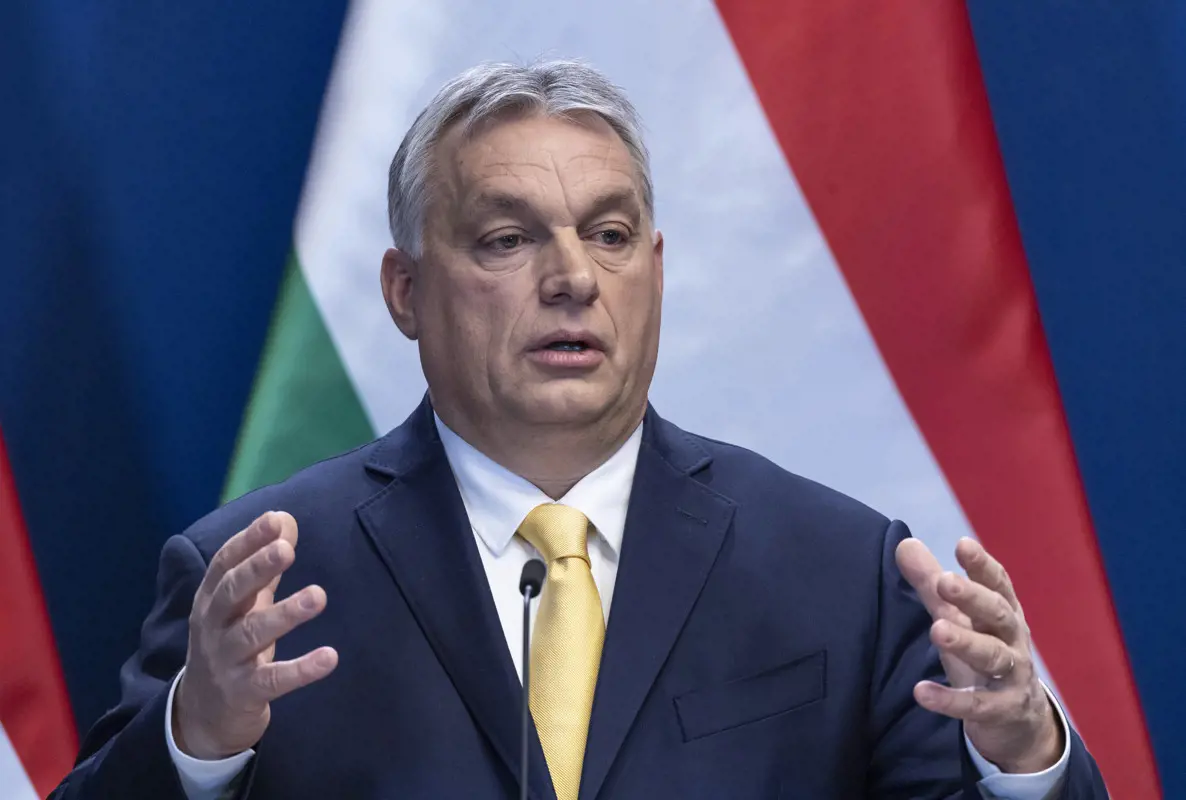 "Férfiak egymás között": Orbán megmutatta első fiú unokáját