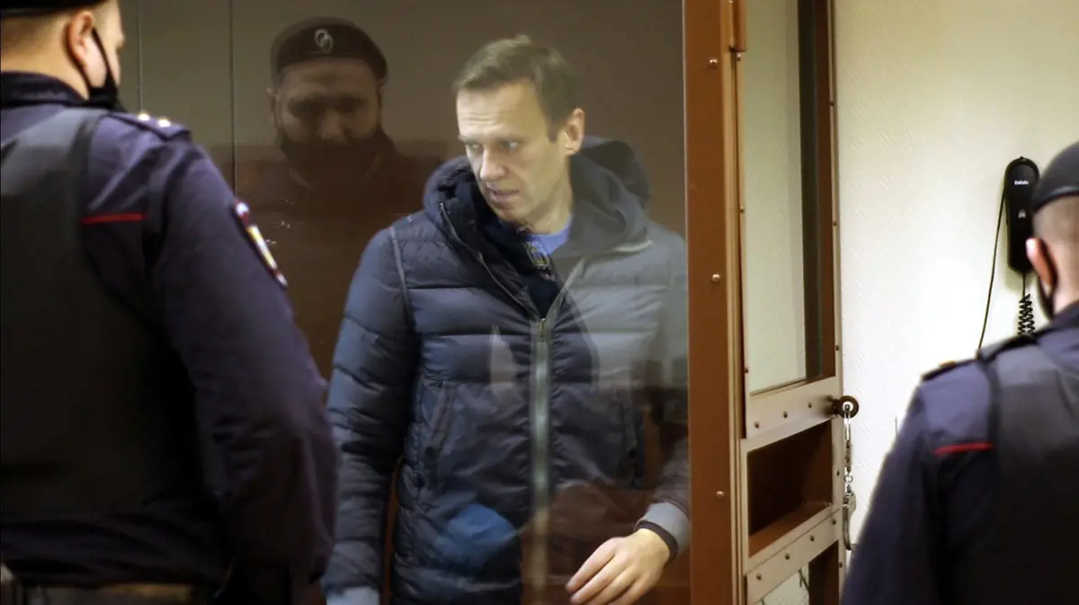 Újabb vádemelés Navalnij ellen: állampolgárok személyiségét és jogait sértő szervezet létrehozásával gyanúsítják