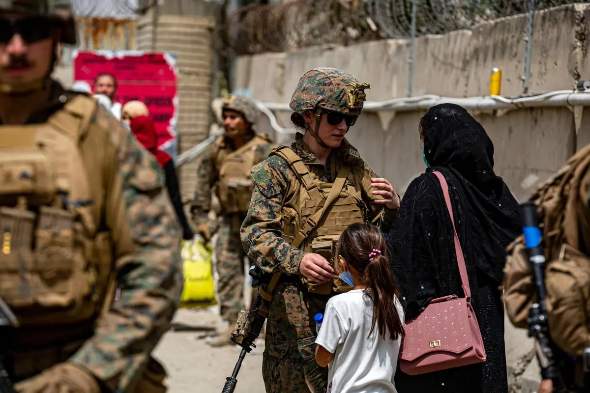 A Pentagon közölte, megkezdődött az amerikai katonák kivonása a kabuli repülőtérről