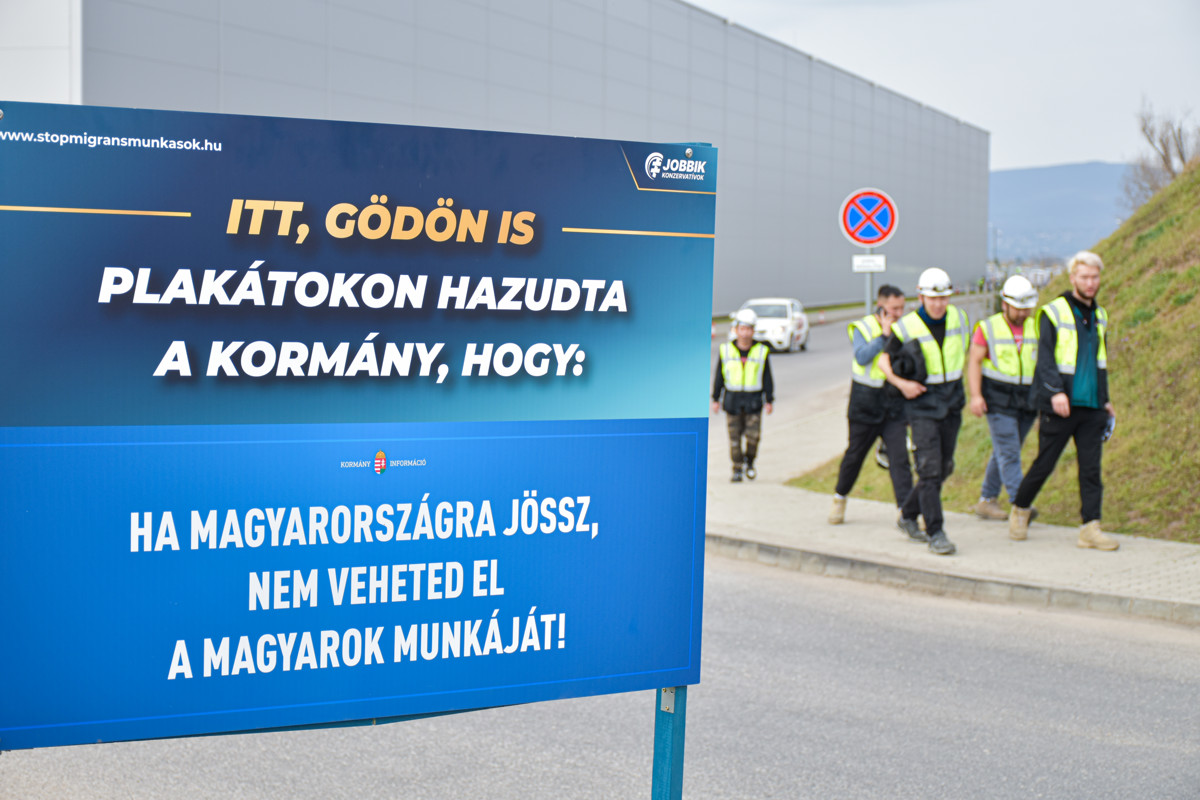 Az államtitkár elismerte, a kormány nem szedi vissza a magyarokat kirúgó multiktól a százmilliárdokat